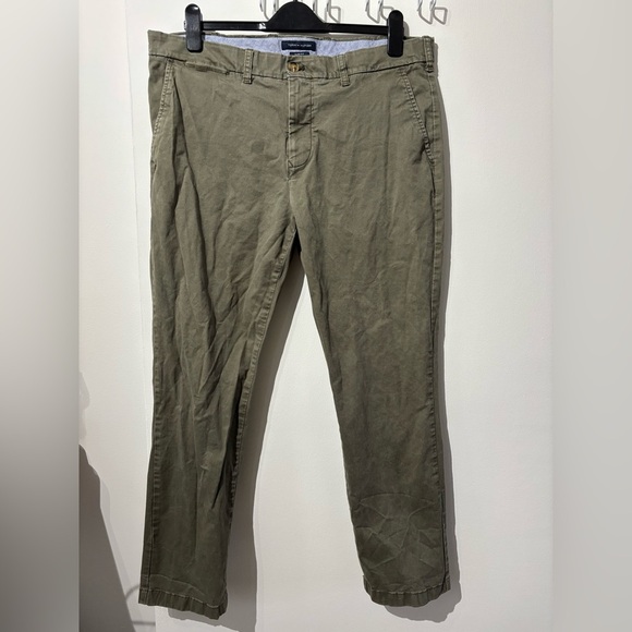 🎉4/30$🎉 Tommy Hilfiger Khaki Slim Fit Pants - Picture 1 of 5
